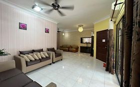 Rini Utama Homestay Skudai