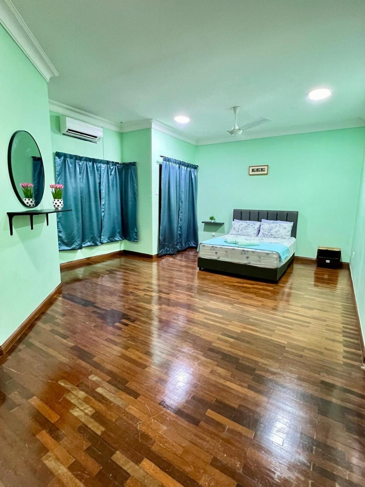 Rini Utama Homestay Skudai Luaran gambar