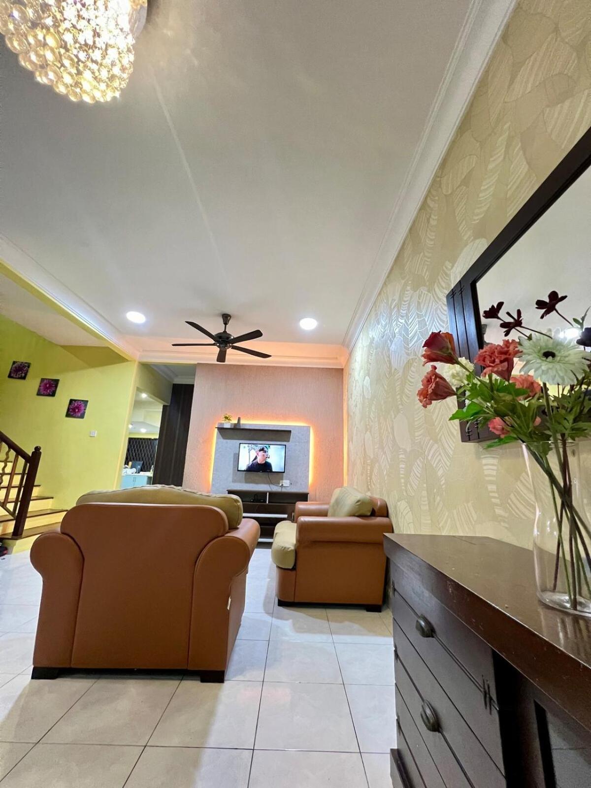 Rini Utama Homestay Skudai Luaran gambar