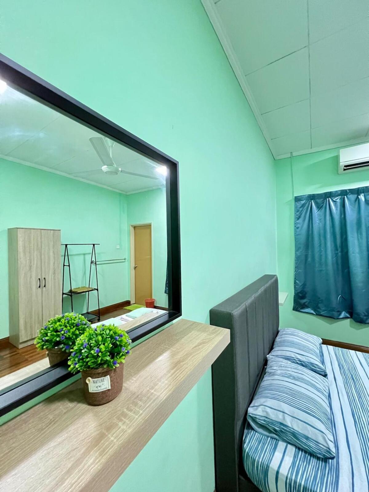 Rini Utama Homestay Skudai Luaran gambar